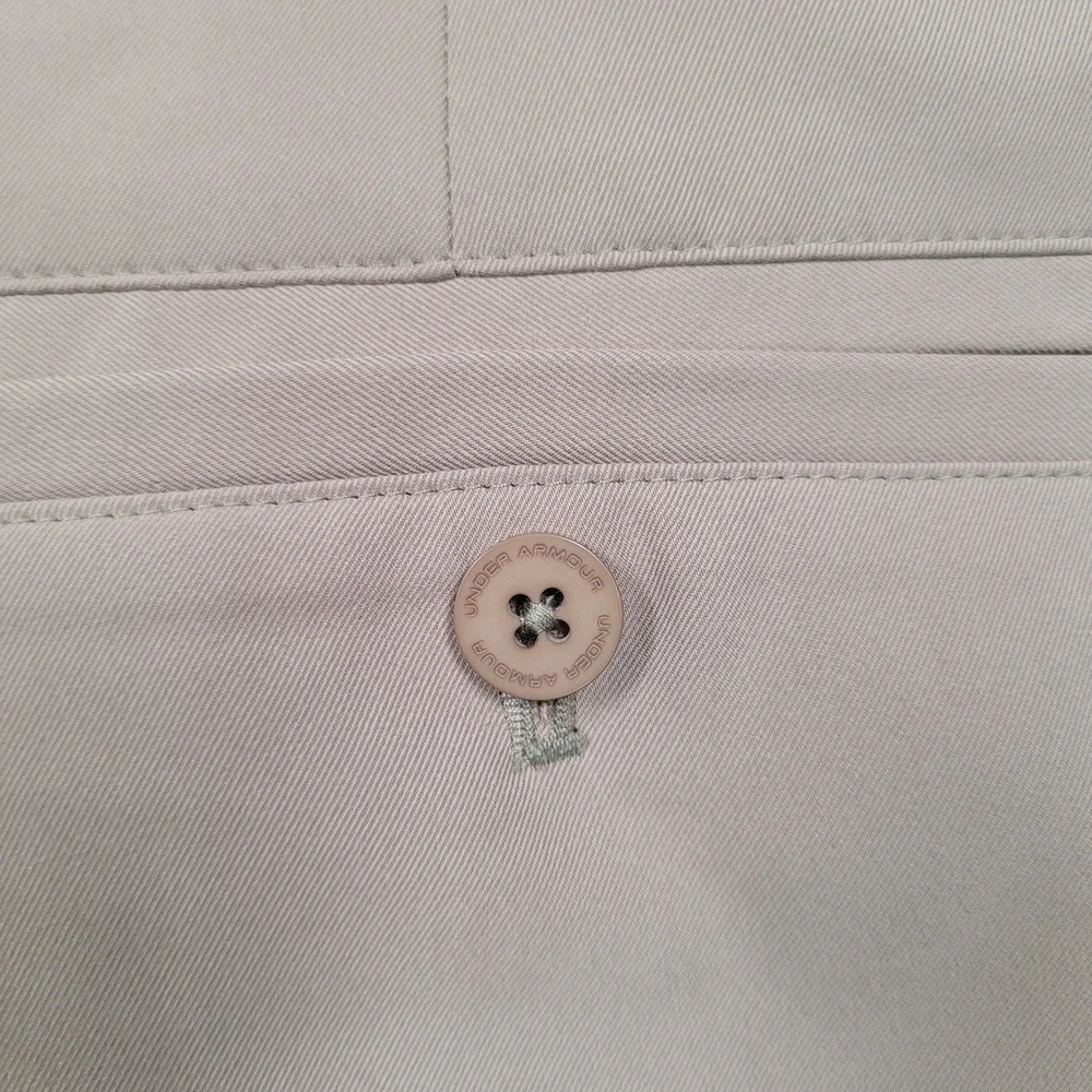 Under Armour Performance Mens 38R Khaki Tan Pleated Golf Shorts